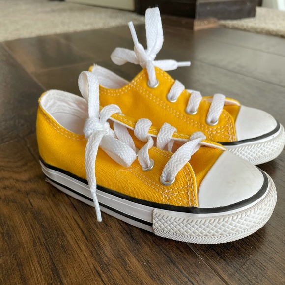 Brand new with box converse - Picture 3 of 3